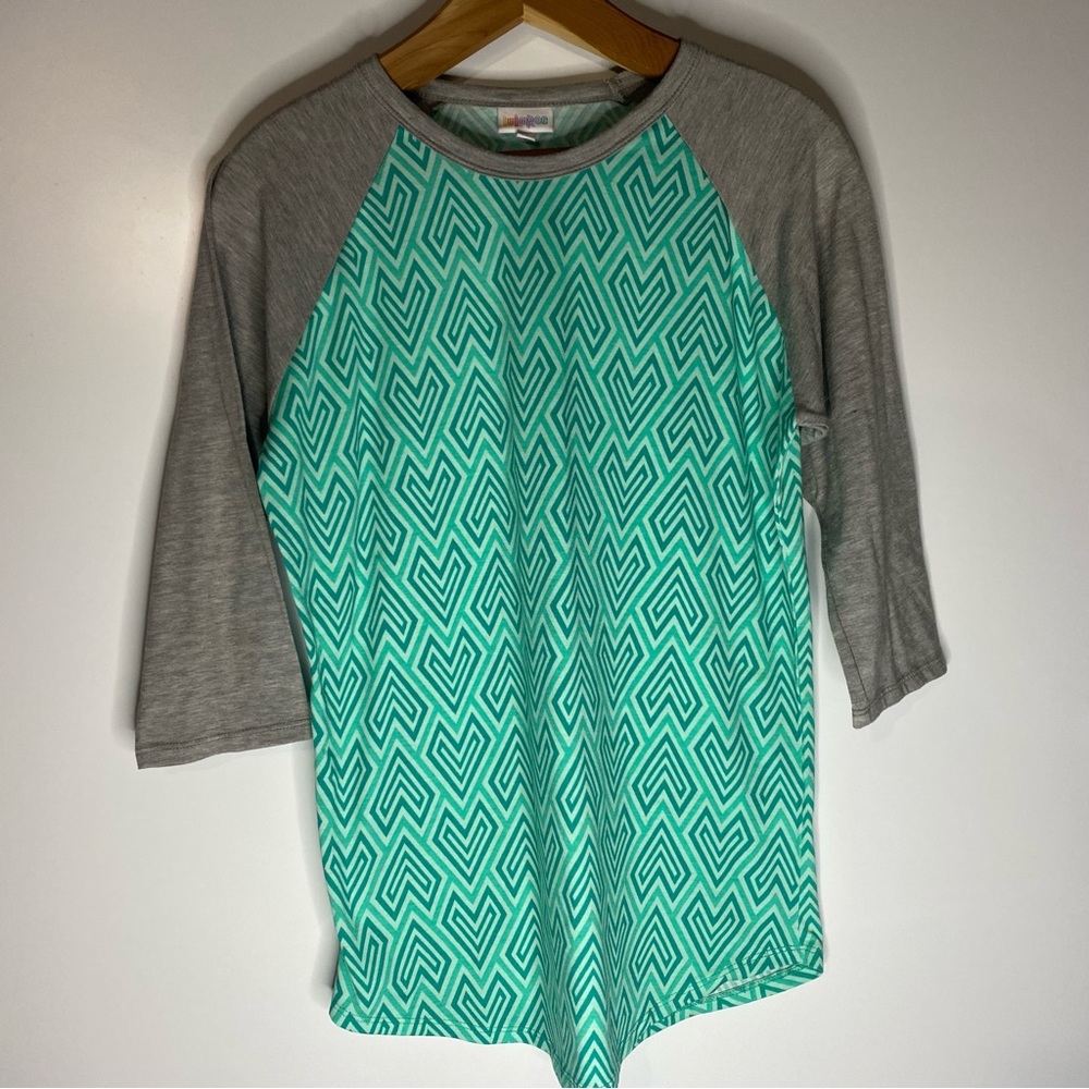 ⚫️ LuLaRoe ladies size medium top